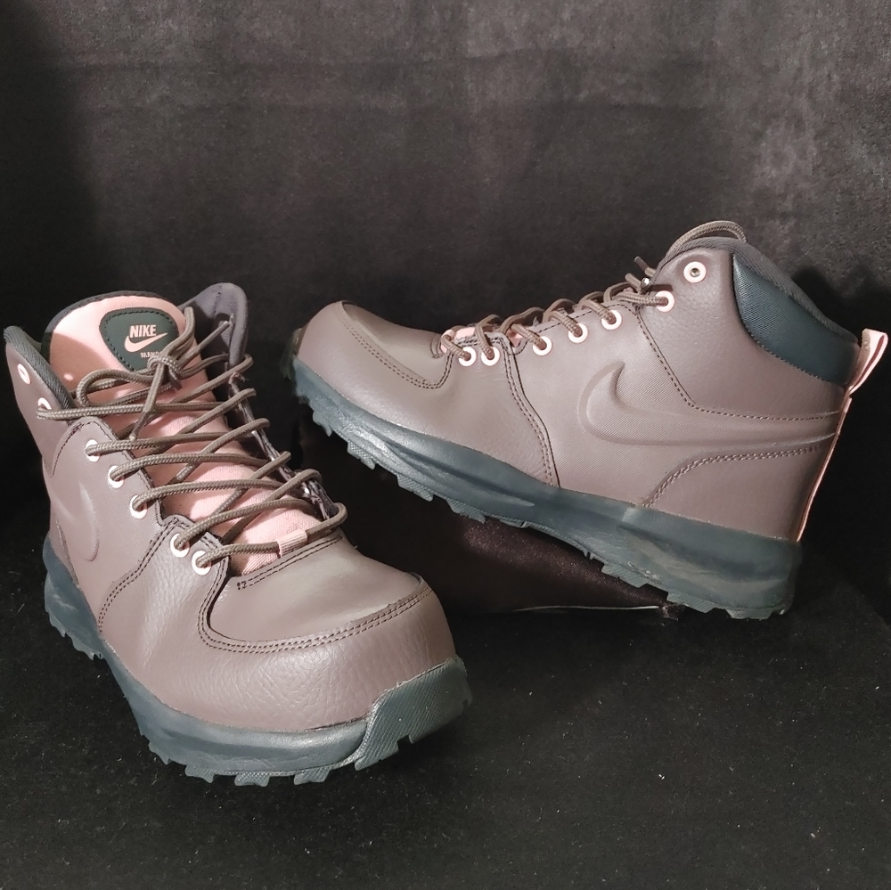Nike boots womens 8.5